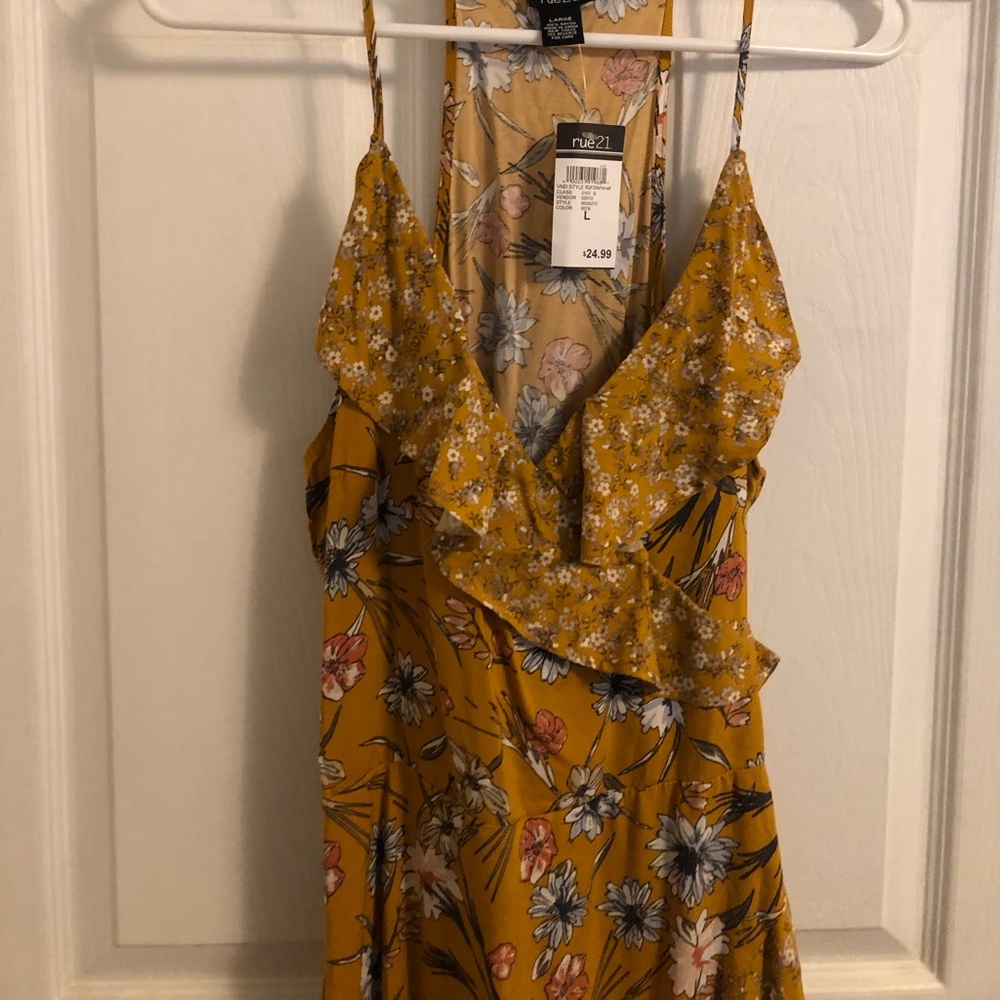 Never worn dress! Very cute!